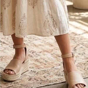 BEAST FASHION Tan Espadrille Sandals Size 7.5